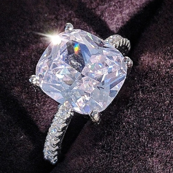 NEW 8 CARAT CUSHION SOLITAIRE ENGAGEMENT RING - Picture 3 of 5